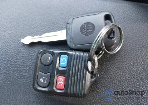 2009 Ford Focus Se z USA, uszkodzony, nr VIN 1FAHP35N19W113346